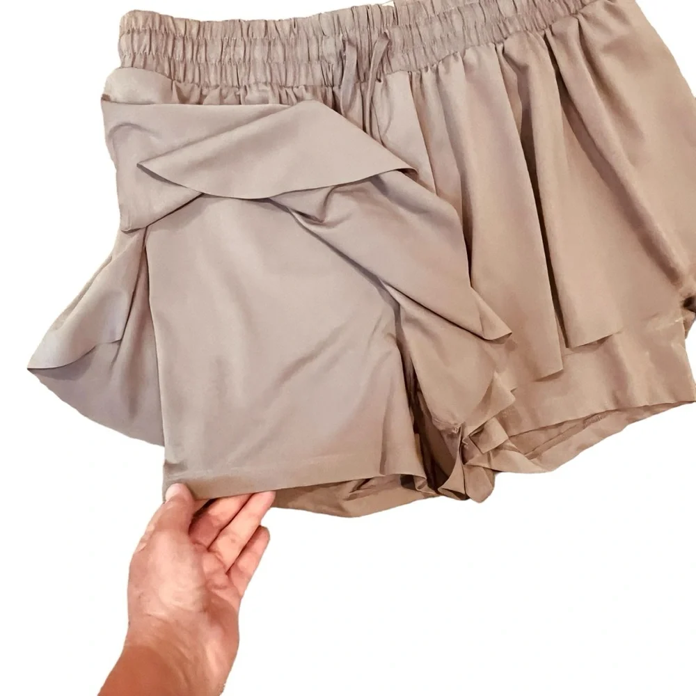 VELOCITY shorts workout gym dance size large mauve color elastic waist. - Picture 2 of 7